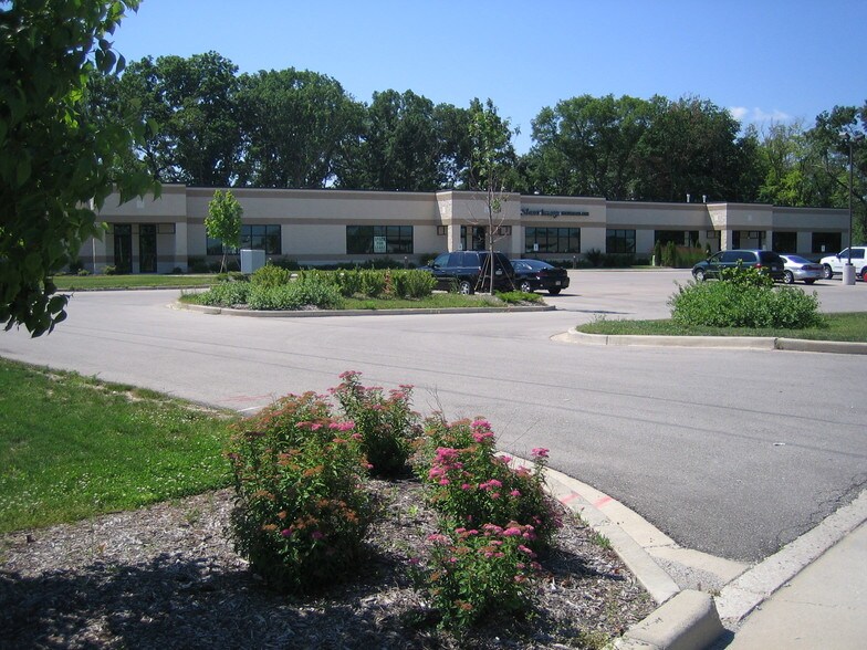 725 Cornerstone Crossing, Waterford, WI à vendre - Photo principale – Image 1 sur 56