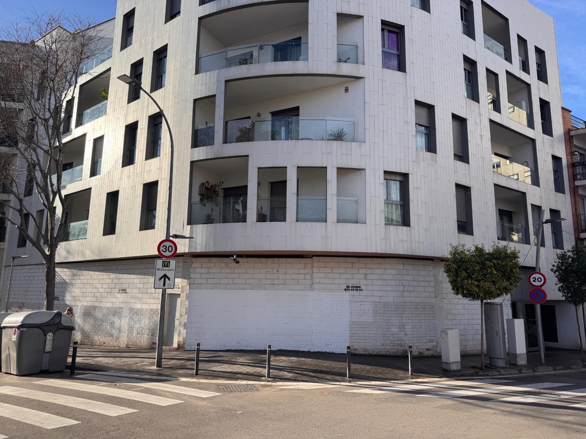 Immeuble residentiel dans Esplugues de Llobregat, Barcelona à vendre Photo de l’immeuble– Image 1 sur 6