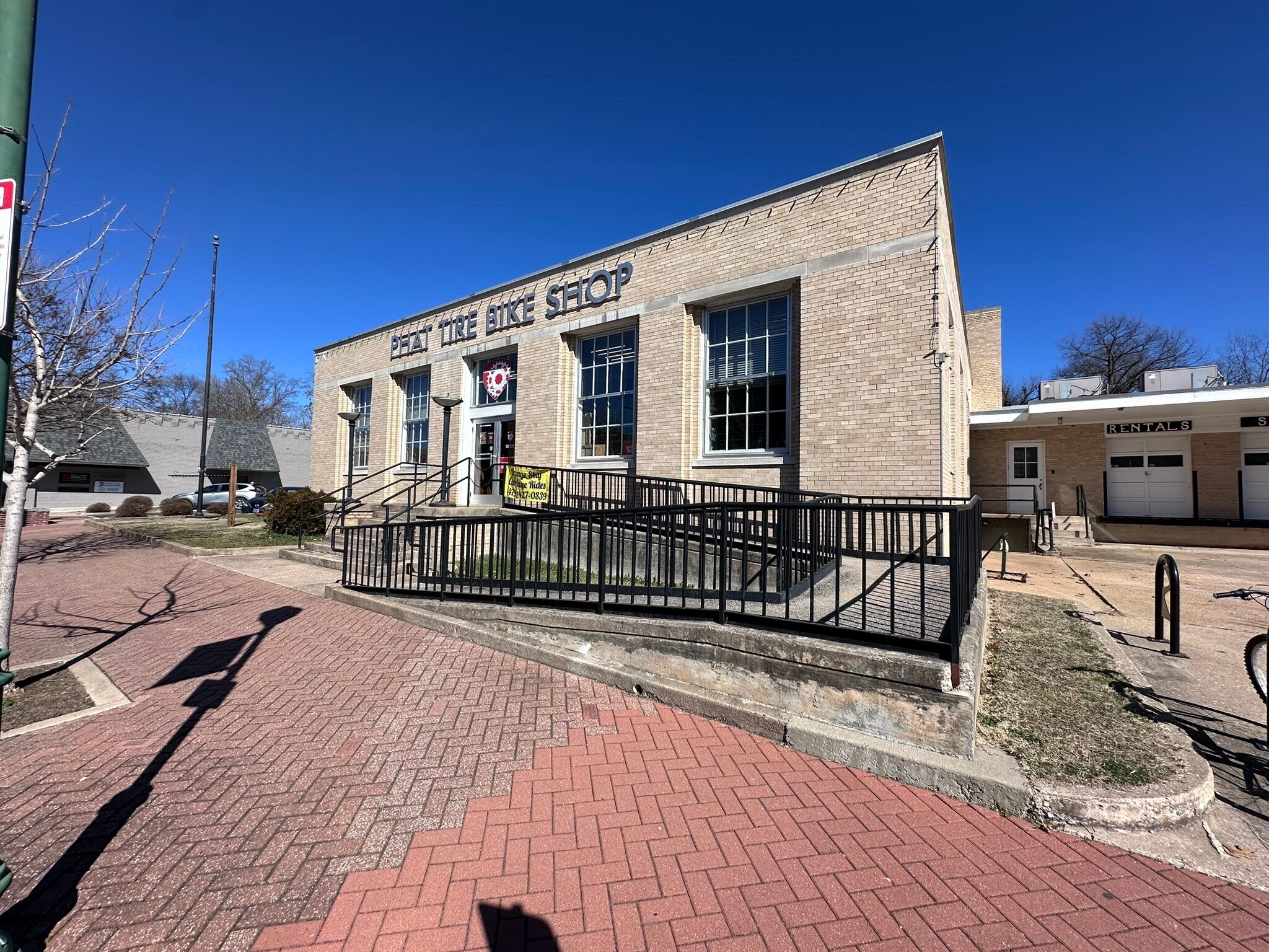 101 Broadway St S, Siloam Springs, AR à vendre Photo de l’immeuble– Image 1 sur 12