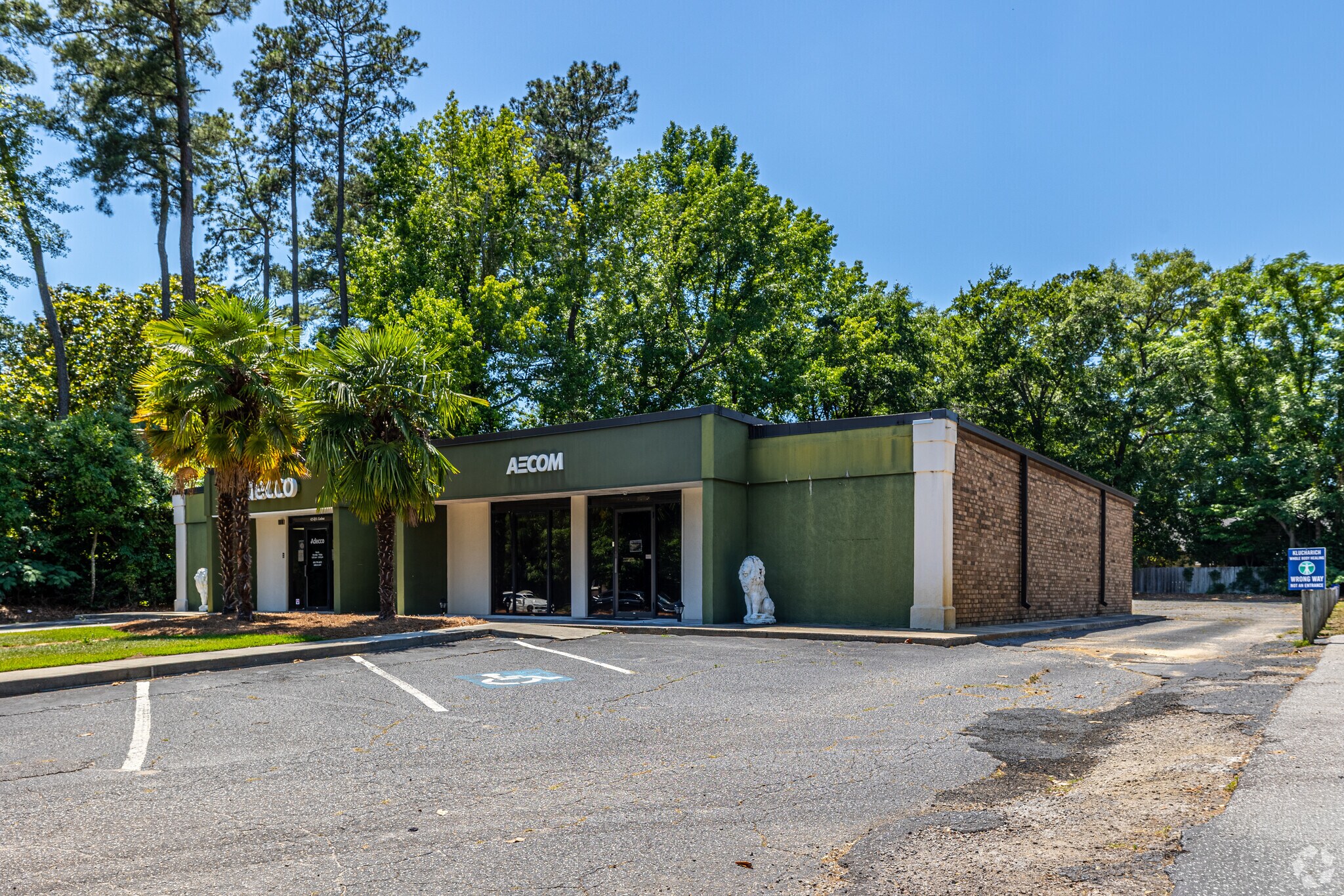 425 S Cashua Dr, Florence, SC à louer Photo principale– Image 1 sur 2