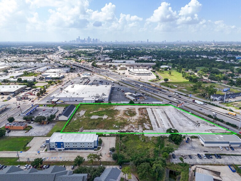 4900 North Fwy, Houston, TX à louer - Photo principale – Image 2 sur 25
