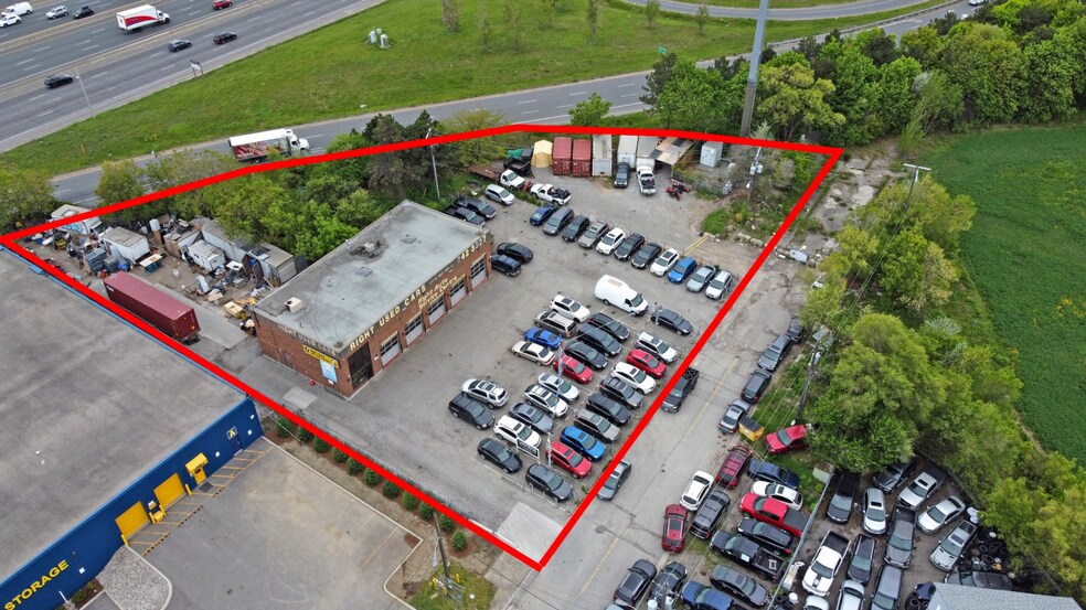 2025 Wilson Ave, Toronto, ON à vendre - Photo de l’immeuble – Image 2 sur 2
