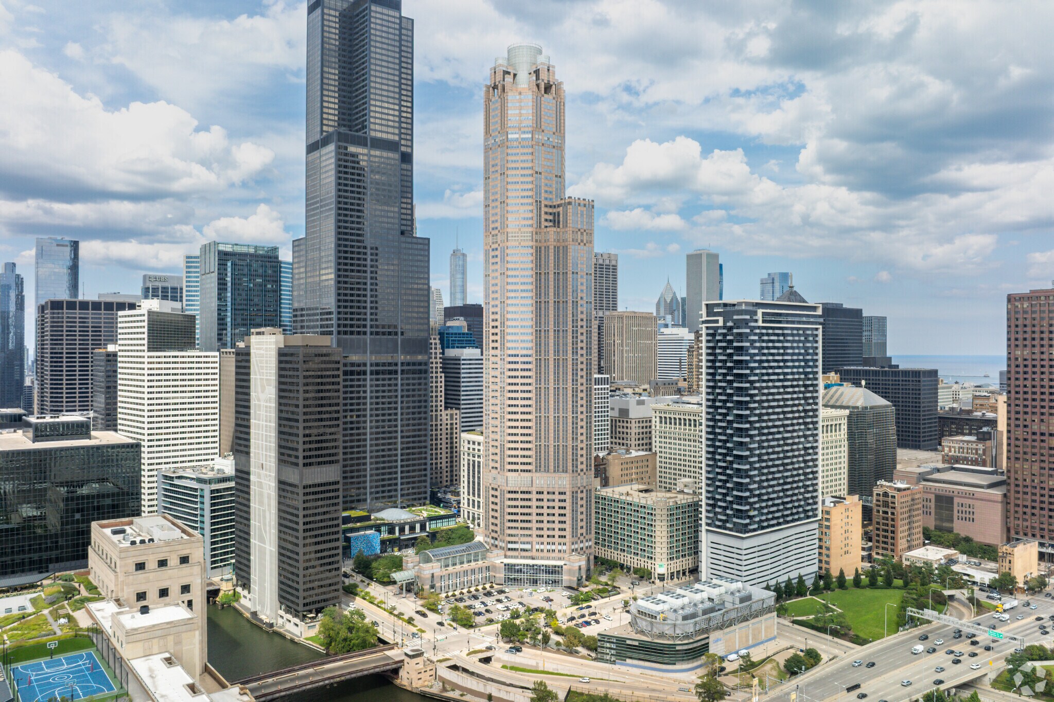 311 S Wacker Dr, Chicago, IL à louer Photo de l’immeuble– Image 1 sur 54
