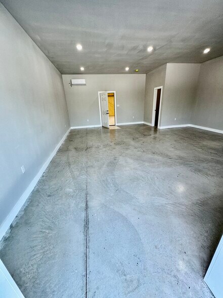 1247 Watson E Ln, New Braunfels, TX à louer - Photo de l’immeuble – Image 3 sur 18