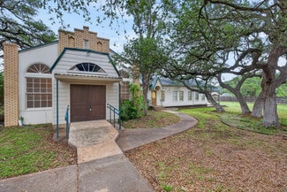Plus de détails pour 410 N West St, Bertram, TX - Spécialisé à vendre
