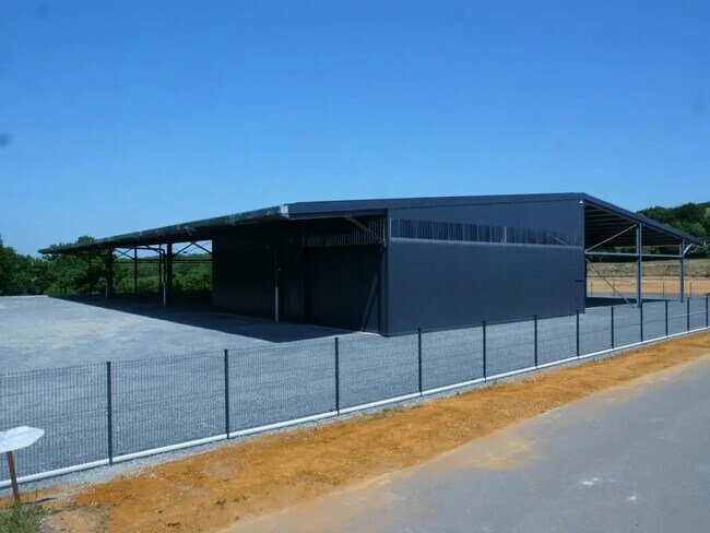 Plus de détails pour Industriel/Logistique à louer