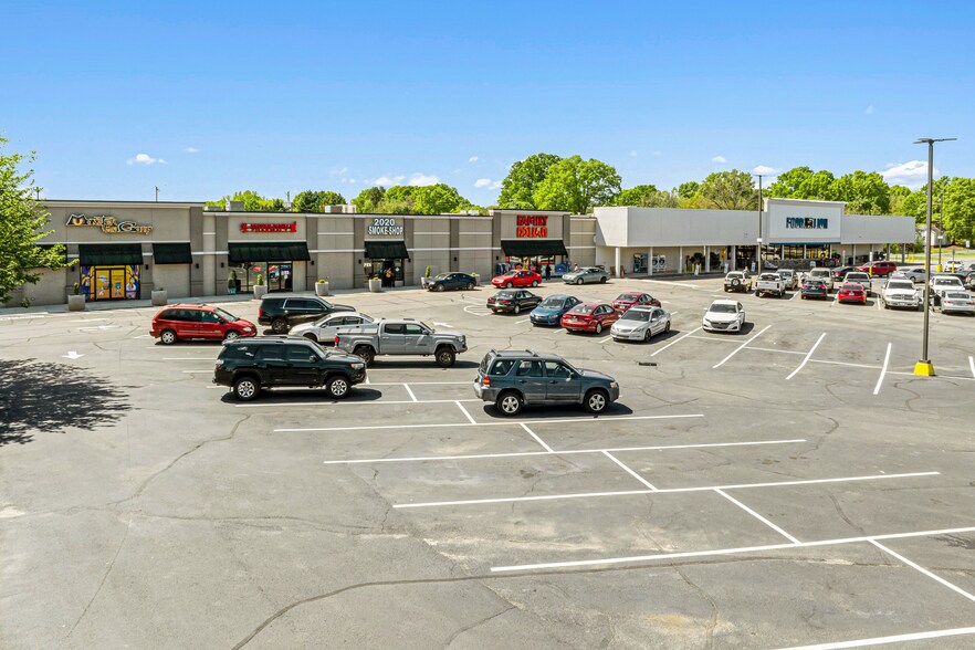 100-114 E Sunset Dr, Monroe, NC à vendre - Photo de l’immeuble – Image 2 sur 6