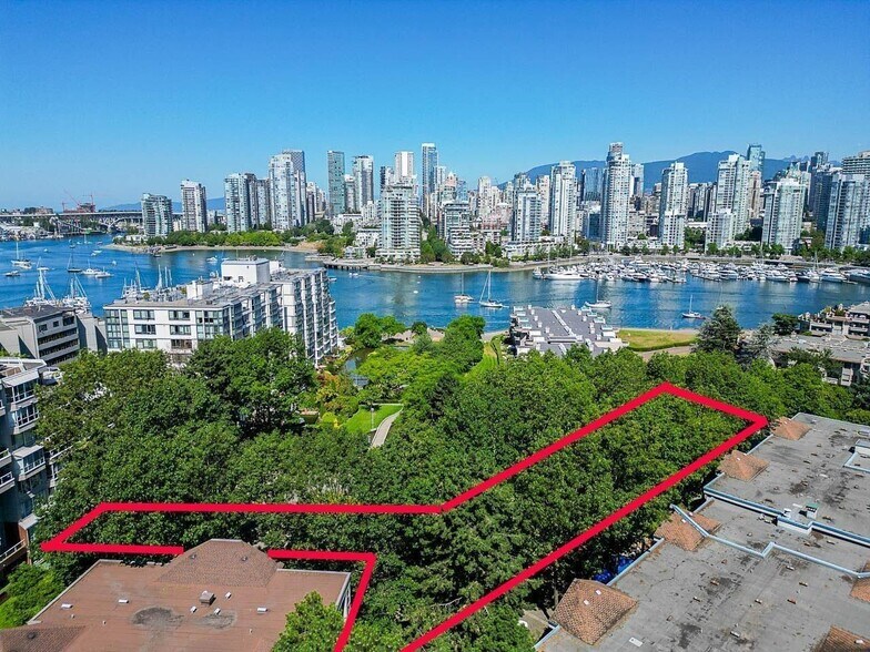 500 Starboard Square, Vancouver, BC à vendre - Photo de l’immeuble – Image 3 sur 8
