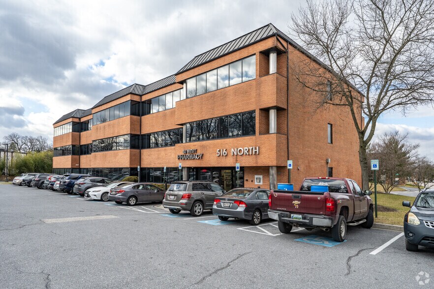 516 N Rolling Rd, Catonsville, MD à louer - Photo de l’immeuble – Image 3 sur 3