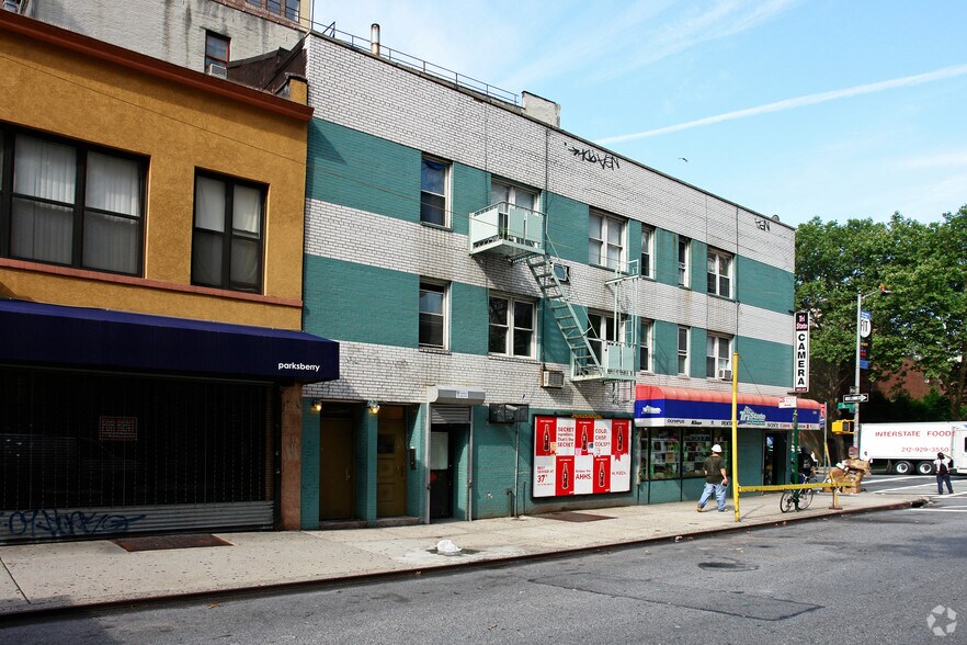 336-338 Eighth Ave, New York, NY à louer - Photo de l’immeuble – Image 3 sur 5
