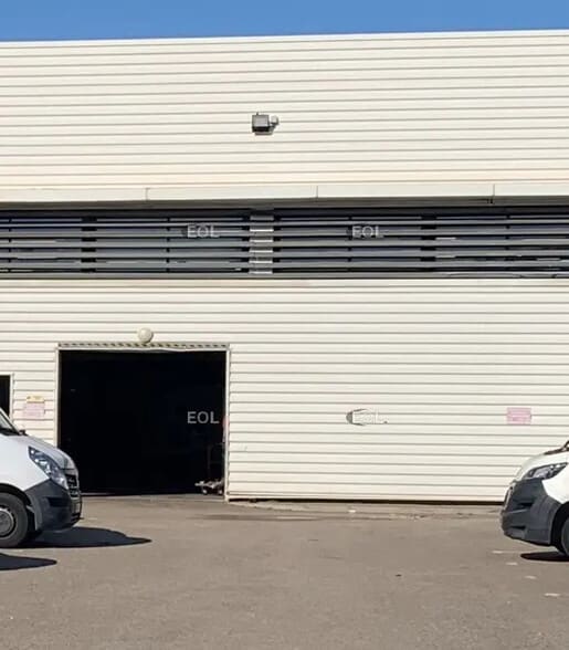 Local d’activités dans Fos-sur-Mer à louer - Photo de l’immeuble – Image 1 sur 1