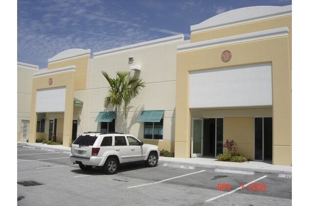 1901-1939 Banks Rd, Margate, FL à vendre - Photo de l’immeuble – Image 3 sur 5