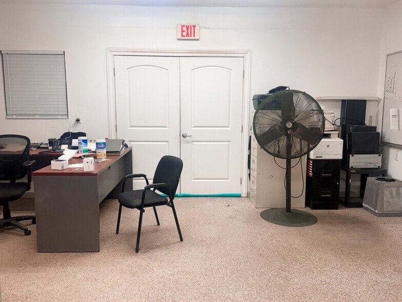 2335-2337 NW 149th St, Opa-locka, FL à louer - Photo de l’immeuble – Image 3 sur 10