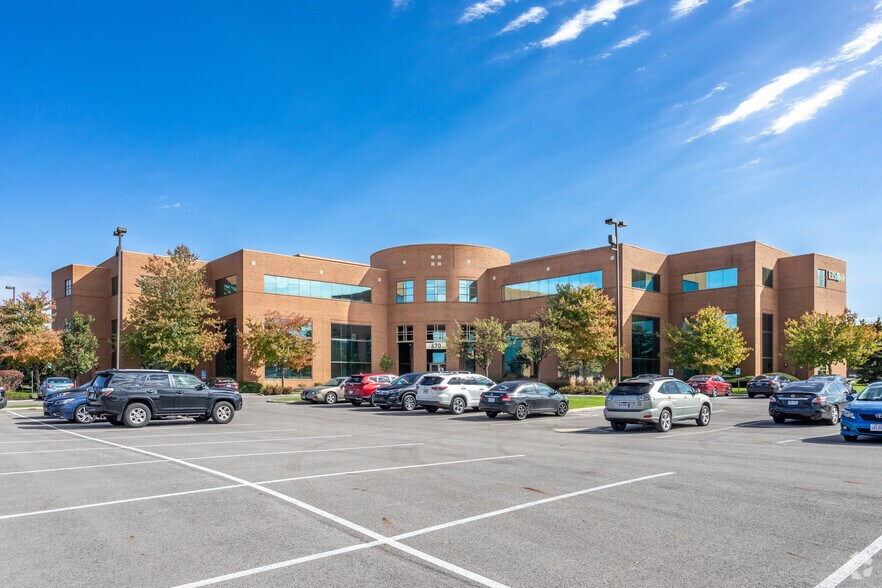 670 Morrison Rd, Gahanna, OH à louer - Photo de l’immeuble – Image 2 sur 23