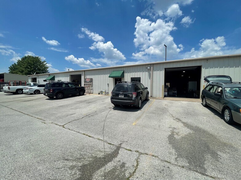 2334 Worth Ln, Springdale, AR à vendre - Photo de l’immeuble – Image 1 sur 2
