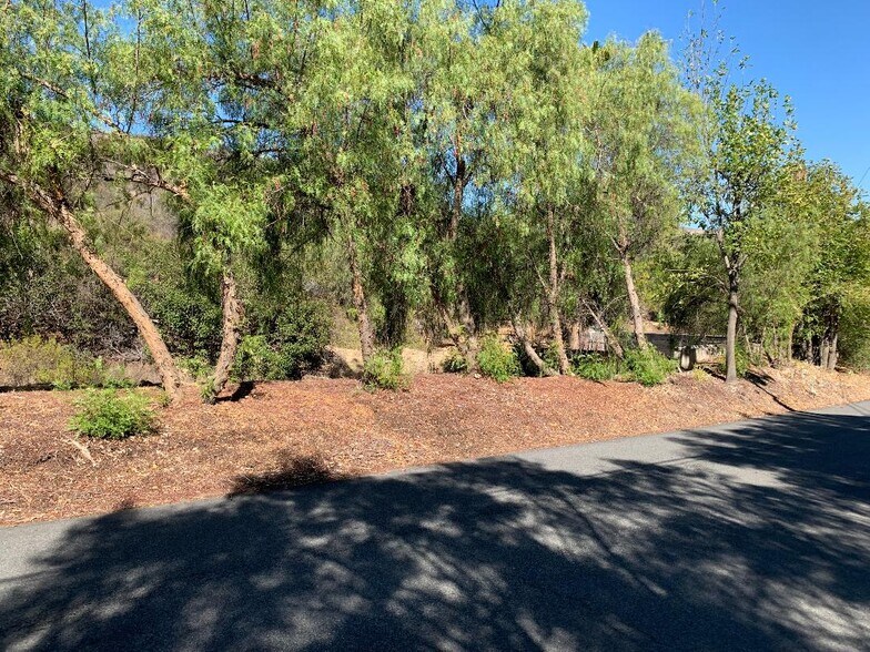 South Skyline Drive, Westlake Village, CA à vendre - Photo de l’immeuble – Image 2 sur 3
