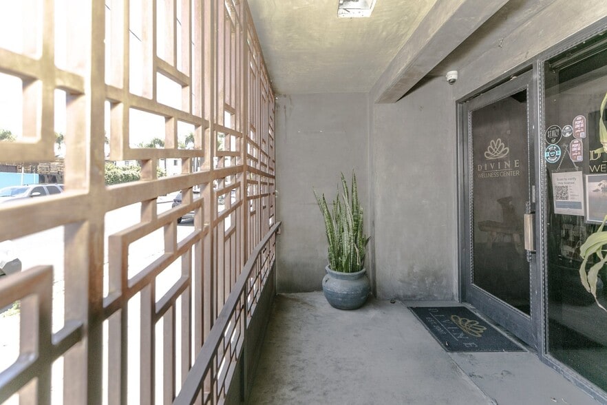 7246 Eton Ave, Canoga Park, CA à vendre - Photo de l’immeuble – Image 3 sur 53
