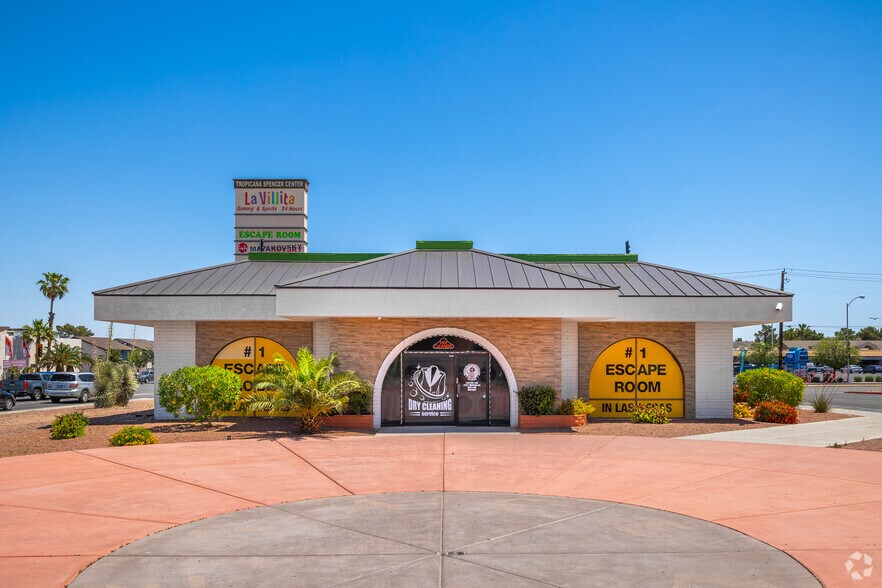 1775 E Tropicana Ave, Las Vegas, NV à louer - Photo de l’immeuble – Image 3 sur 4