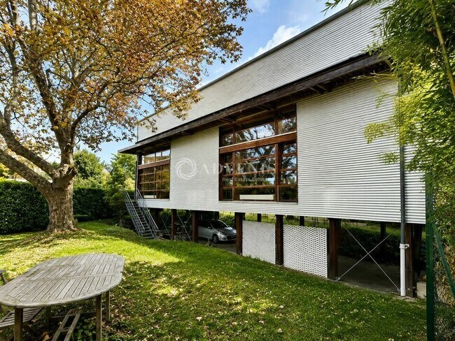 Plus de détails pour 90 Avenue Du Bas Meudon, Issy-les-Moulineaux - Bureau à louer