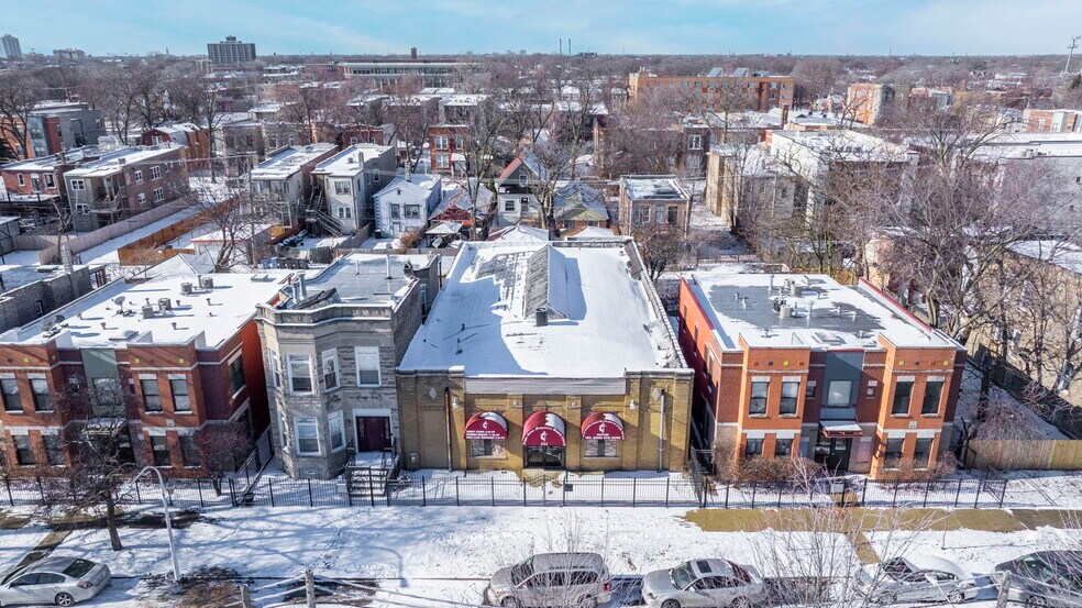 632 N Albany Ave, Chicago, IL à vendre - Photo principale – Image 1 sur 16