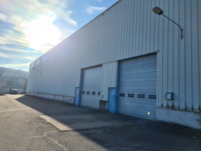 Plus de détails pour 46 Route De Remiremont, Arches - Industriel/Logistique à vendre