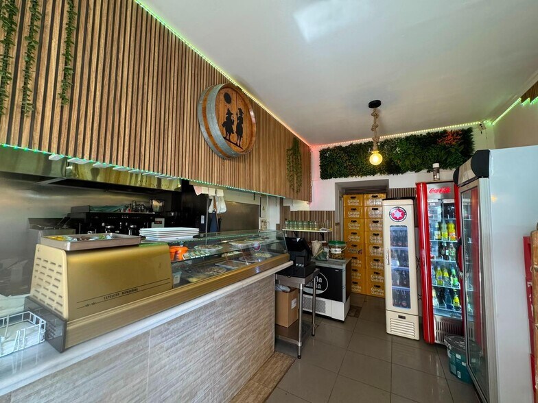 Local commercial dans Llíria, Valencia à louer - Photo de l’immeuble – Image 1 sur 5