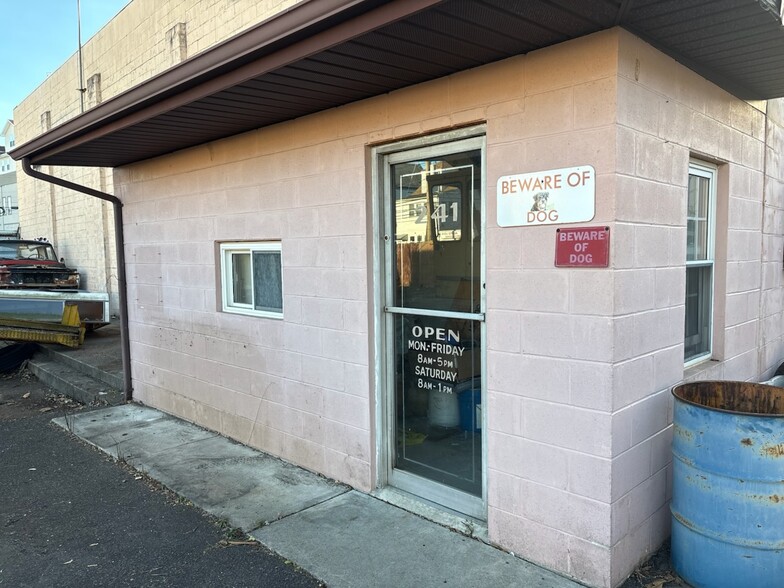 241 Belmont Ave, Haledon, NJ à louer - Photo de l’immeuble – Image 3 sur 4