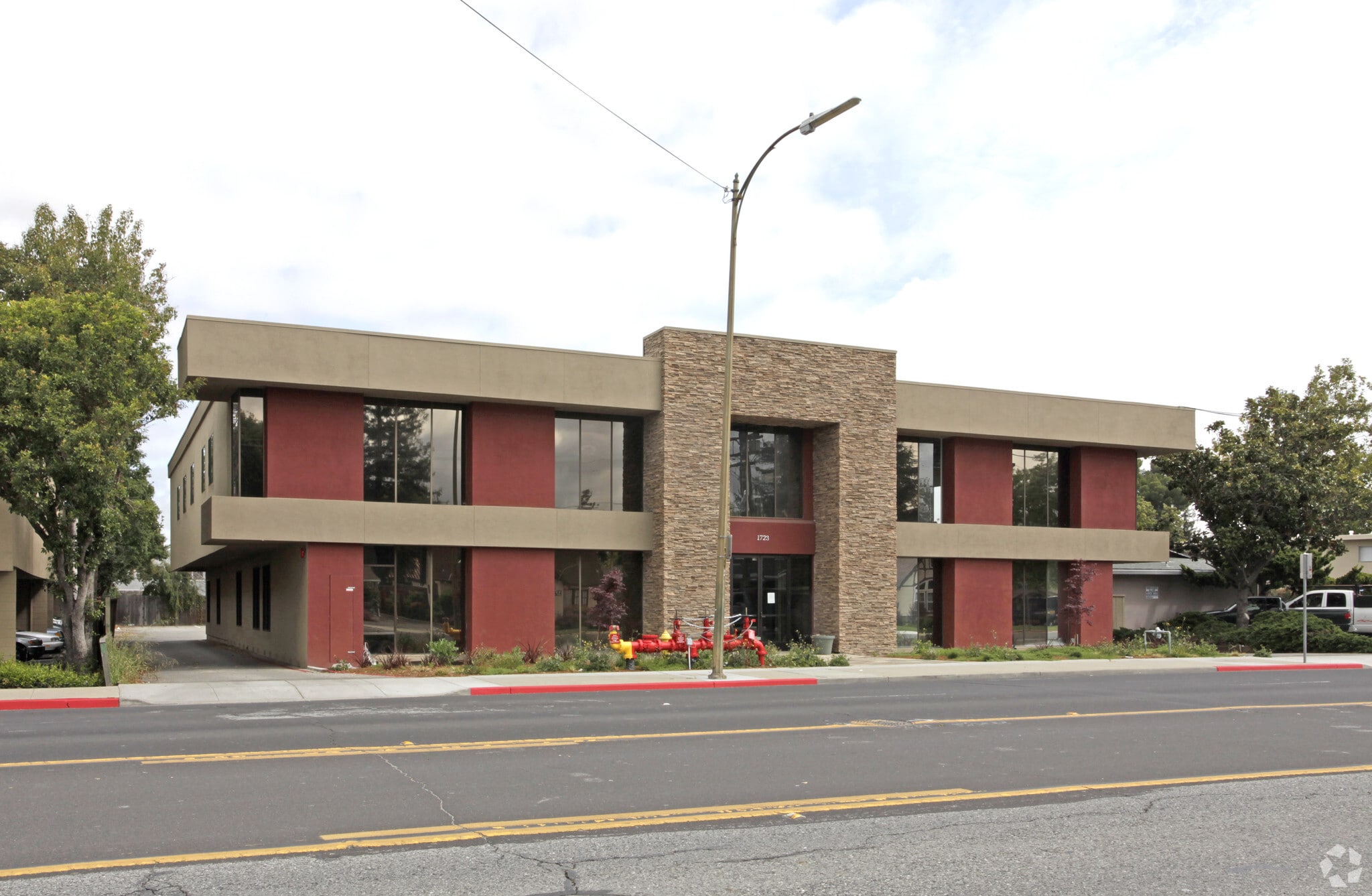 1723 Hamilton Ave, San Jose, CA à louer Photo principale– Image 1 sur 4