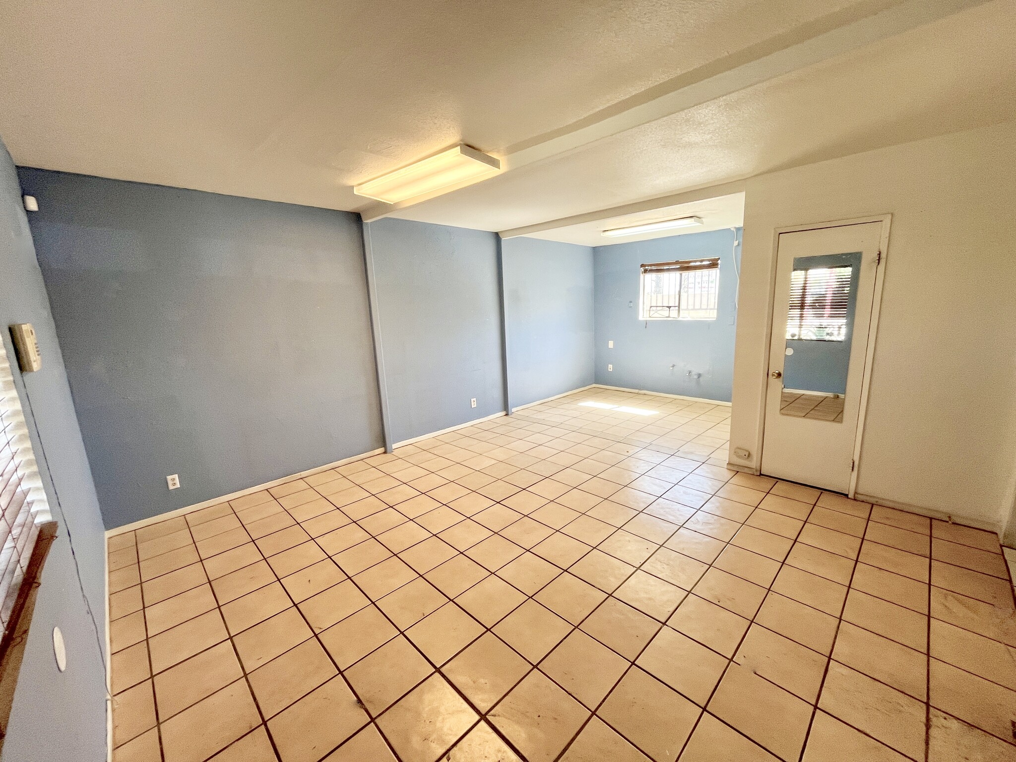 13279 Palm Dr, Desert Hot Springs, CA à louer Photo intérieure– Image 1 sur 10