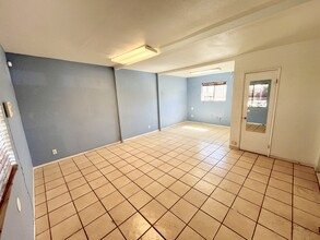 13279 Palm Dr, Desert Hot Springs, CA à louer Photo intérieure– Image 1 sur 10