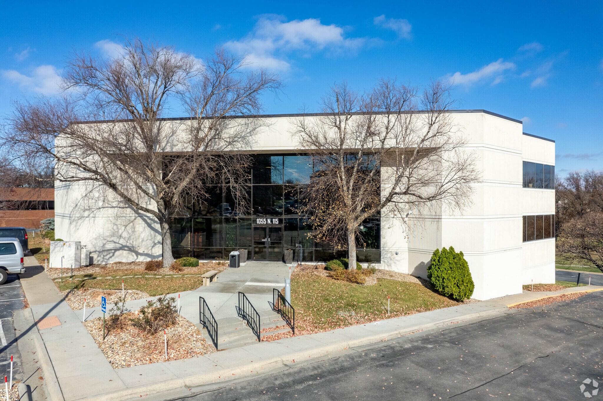 1055 N 115th St, Omaha, NE à louer Photo principale– Image 1 sur 8