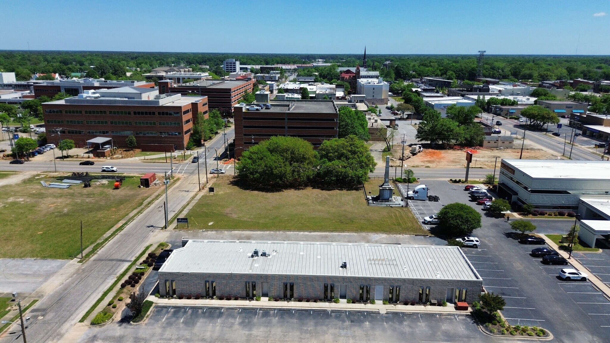 208 W Hampton Ave, Sumter, SC à louer Photo de l’immeuble– Image 1 sur 10