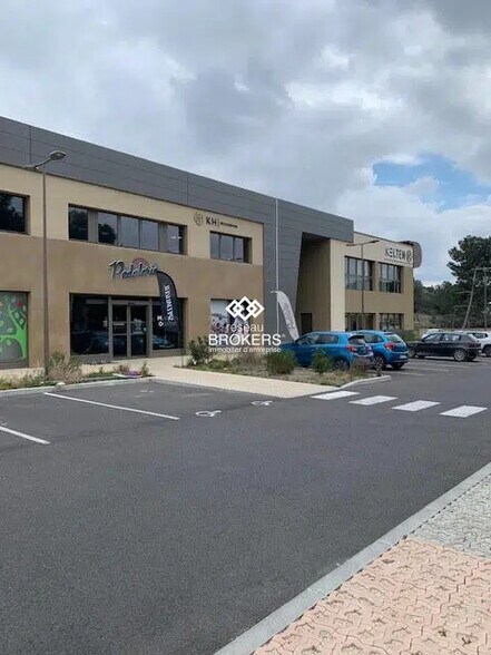 Local commercial dans Villeneuve-lès-Avignon à louer - Photo de l’immeuble – Image 3 sur 30