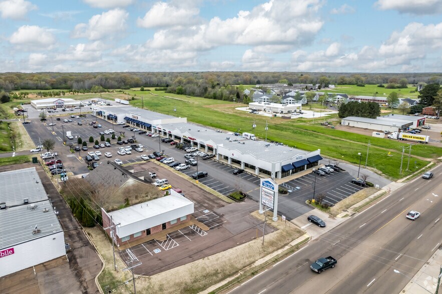 100-126 NW Plaza Dr, Senatobia, MS à vendre - Aérien – Image 2 sur 7