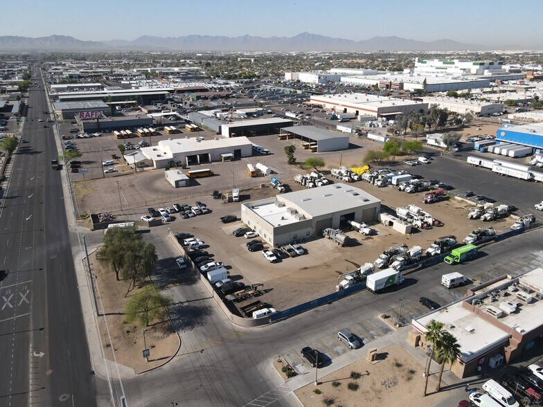 2816 N 27th Ave, Phoenix, AZ à louer - Photo de l’immeuble – Image 2 sur 3