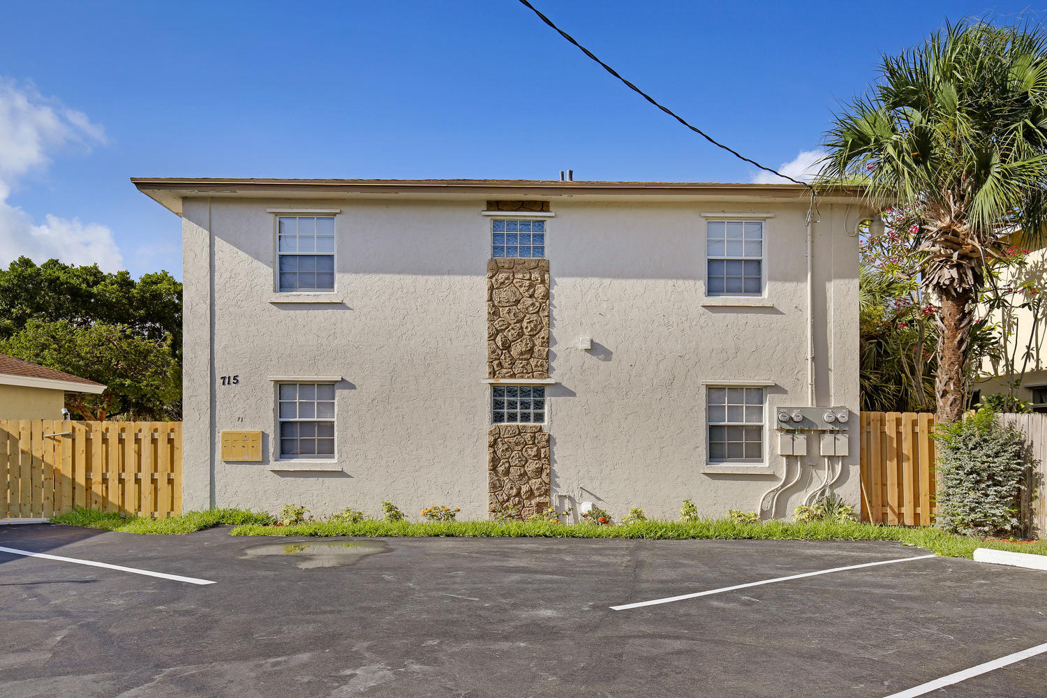 715 Washington Ave, Lake Worth, FL à vendre Photo principale– Image 1 sur 59