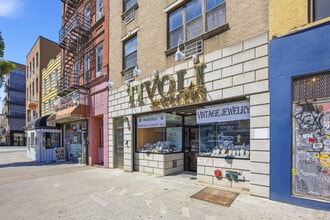 327 Graham Ave, Brooklyn, NY à louer Photo intérieure– Image 2 sur 18