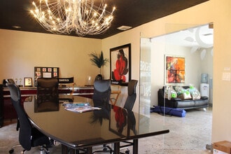 2231-2233 Nursery Rd, Clearwater, FL à louer Photo de l’immeuble– Image 2 sur 28