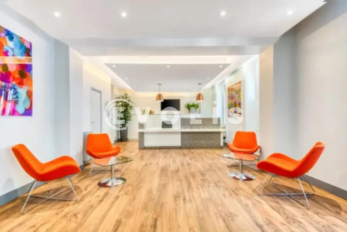 Bureau dans Paris à louer Photo de l’immeuble– Image 1 sur 11