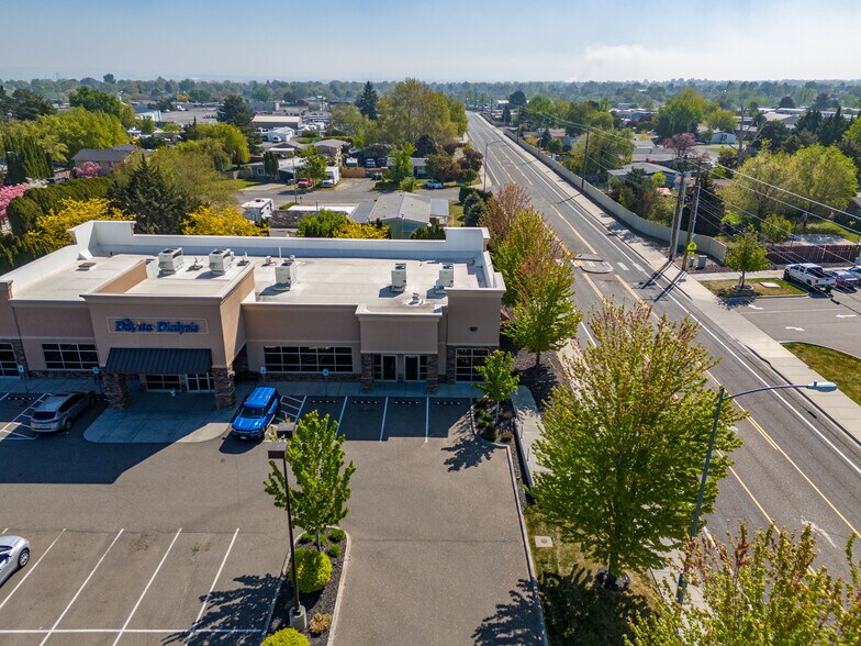 3208 W 19th Ave, Kennewick, WA à louer - Photo de l’immeuble – Image 2 sur 8