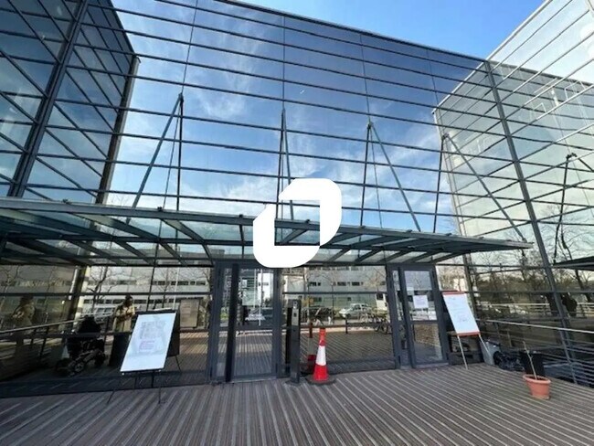 Plus de détails pour 2 Rue Charles Edouard Jeanneret, Poissy - Bureau à louer