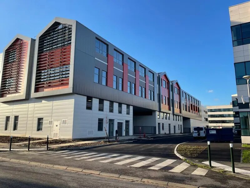 Local d’activités dans Nanterre à louer Photo de l’immeuble– Image 1 sur 13