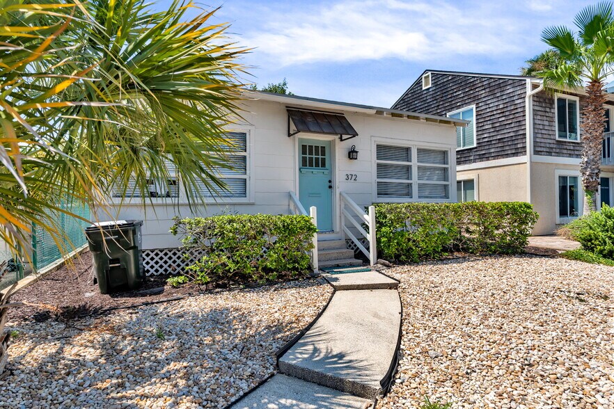 372 Ahern St, Atlantic Beach, FL à vendre - Photo de l’immeuble – Image 3 sur 47