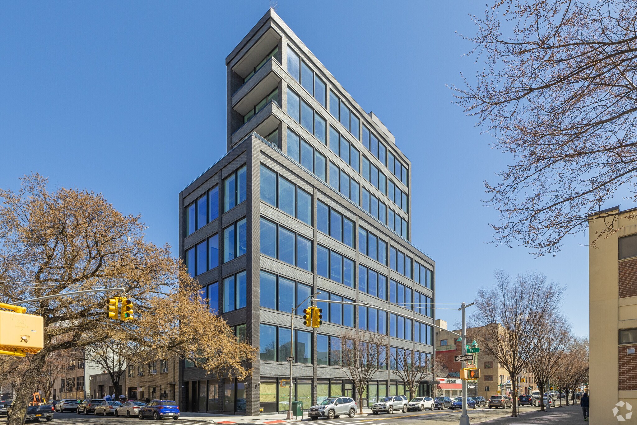 3501 36th Ave, Astoria, NY à louer Photo principale– Image 1 sur 18