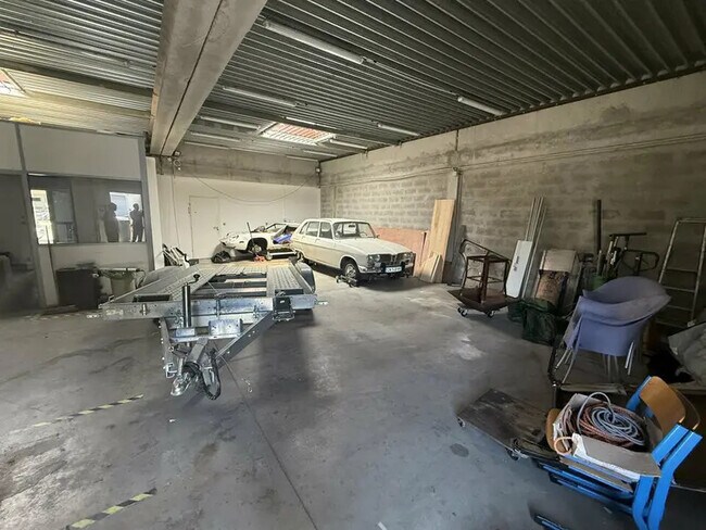 Plus de détails pour 645 Rue Mayor De Montrichet, LES MILLES - Industriel/Logistique à louer