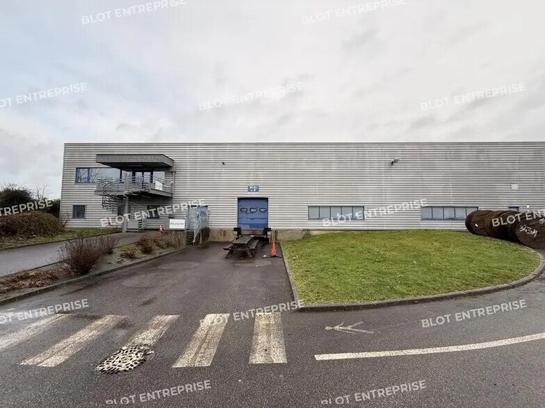 Industriel/Logistique dans Guichen à vendre - Photo de l’immeuble – Image 1 sur 14