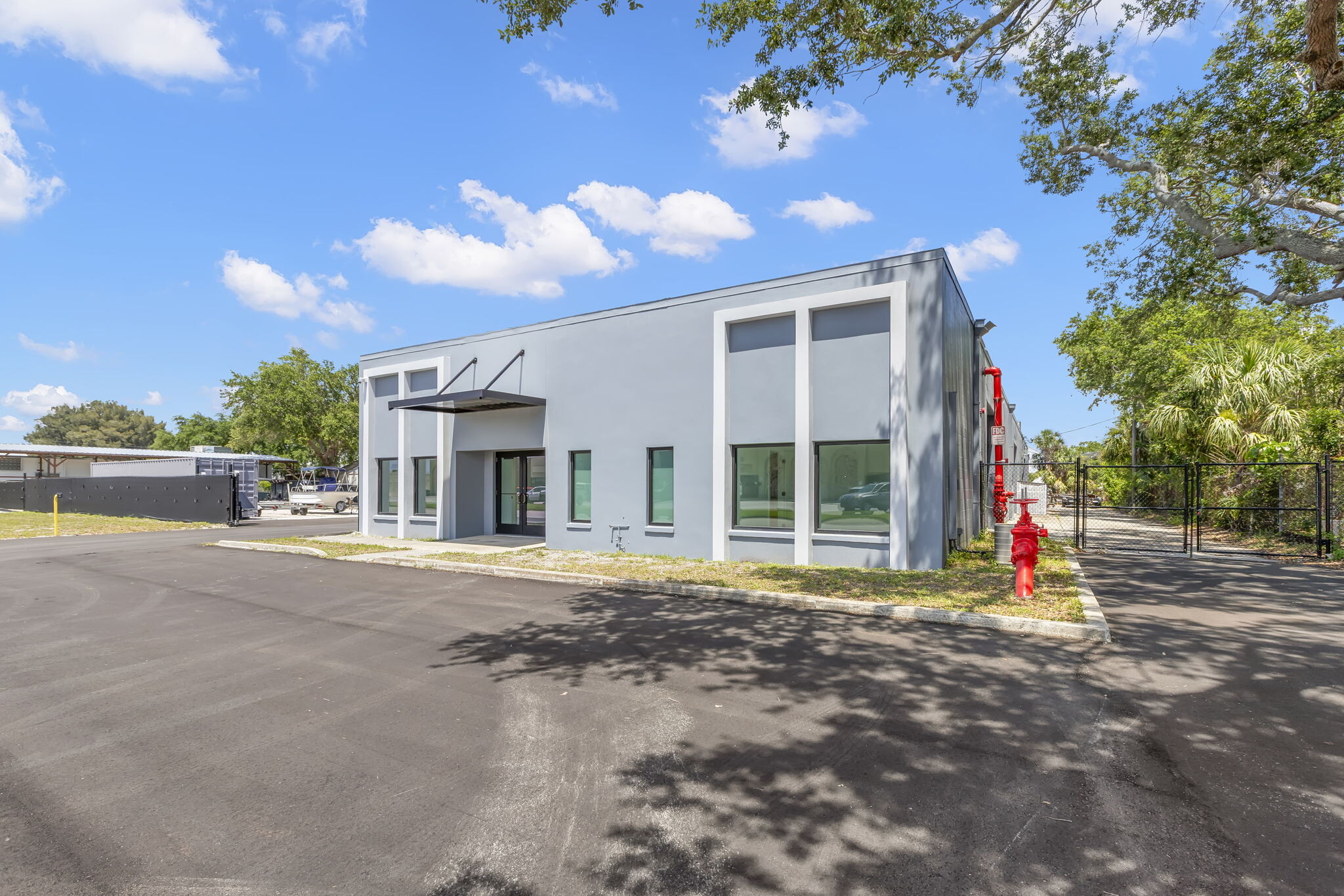 1195 Kapp Dr, Clearwater, FL à louer Photo principale– Image 1 sur 12