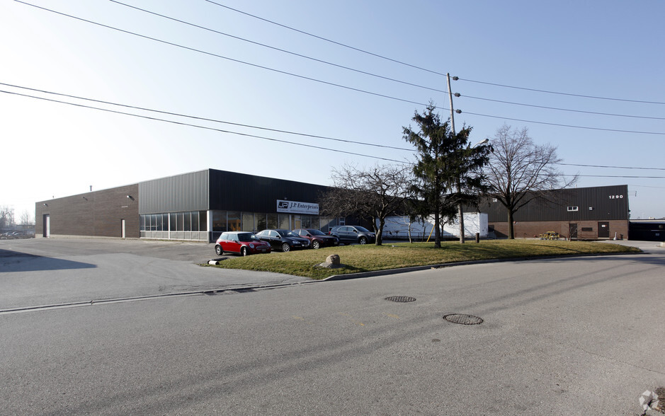 1290 Blundell Rd, Mississauga, ON à louer - Photo de l’immeuble – Image 3 sur 4