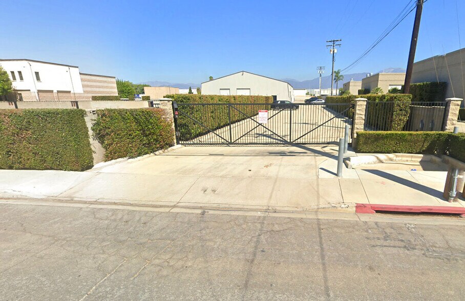 1335 E Grand Ave, Pomona, CA à louer - Photo de l’immeuble – Image 2 sur 2