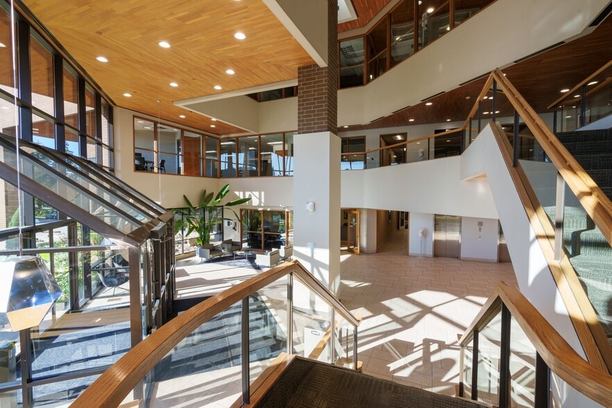 7550 France Ave S, Edina, MN à louer - Hall d’entrée – Image 2 sur 8
